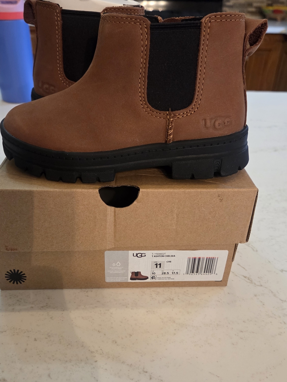 UGG Kids Chestnut Chelsea Boot with Black Elastic